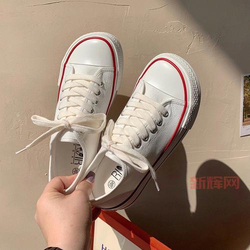 告别路人甲!帆布鞋搭配指南,助你轻松打造个性风格!