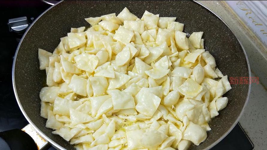 自制饺子皮比买的还好吃？掌握这几个步骤，轻松做出美味饺子皮！