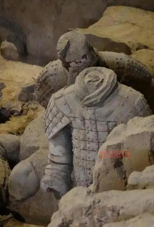 破碎的侍从官：从兵马俑到历史遗迹