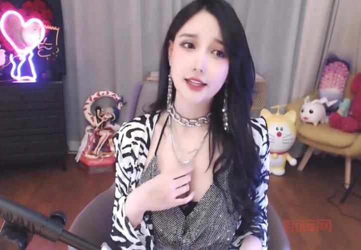 斗鱼狐狸:户外直播一姐徐彦婕再掀回归热潮