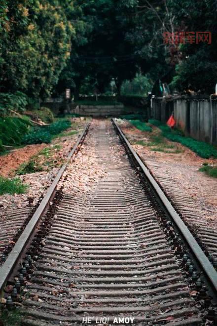 不只是传说，达摩克利斯之剑如今警示着什么？