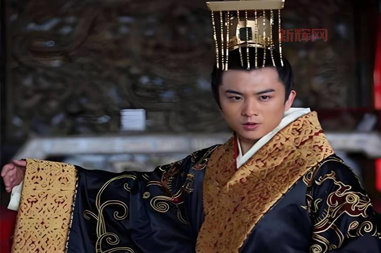 CM0304：足球经理游戏中的传奇妖人与战术设置