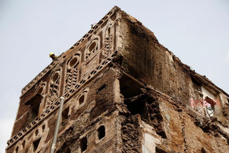 少林寺500年古碑遭熊孩子刻画，历史遗迹受损引关注