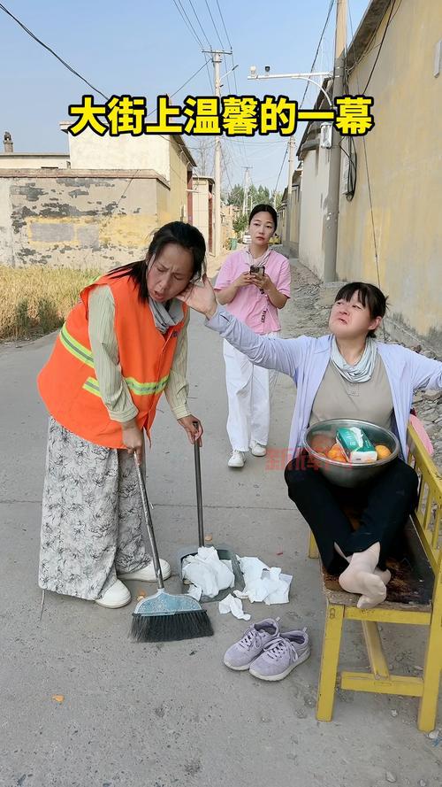 奶奶拎棍追打5旬男子野泳，湖北孝感温馨一幕引热议