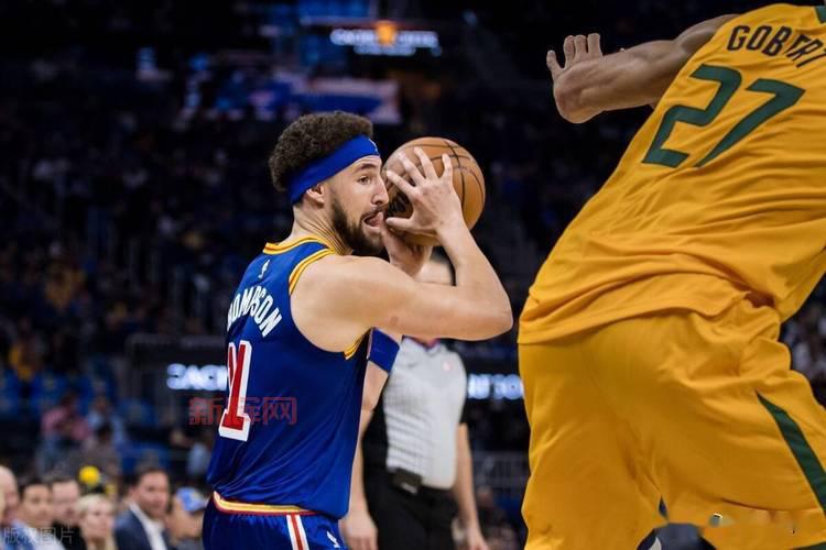 勇士主场战胜爵士，普尔爆发带领球队逆转！