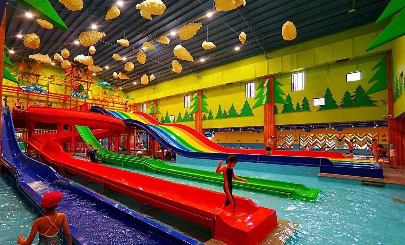 不出门也能玩转水滑梯,水上乐园滑行大作战真刺激!