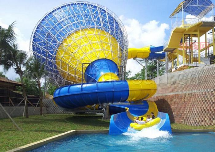 不出门也能玩转水滑梯,水上乐园滑行大作战真刺激!