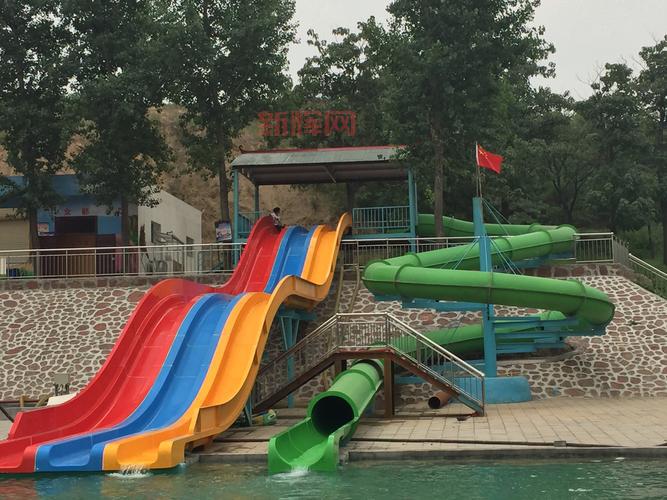 不出门也能玩转水滑梯,水上乐园滑行大作战真刺激!