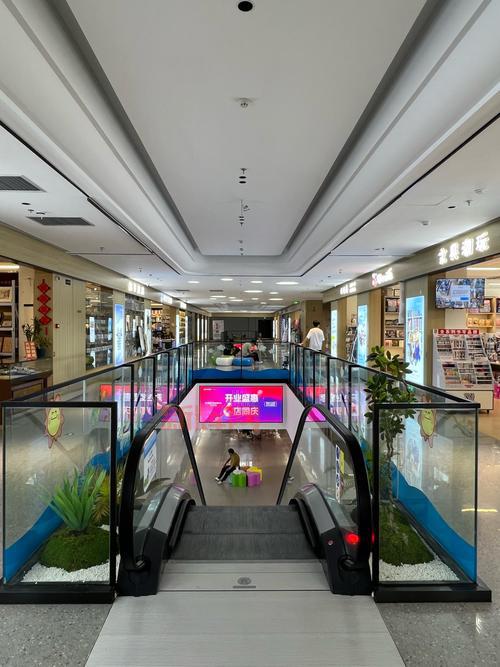 爷青回!校园修神录四周年啦,老玩家回归福利拿到手软