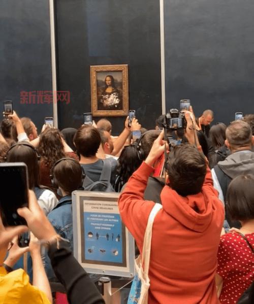 梵高向日葵被泼番茄汁，气候抗议引发公众热议