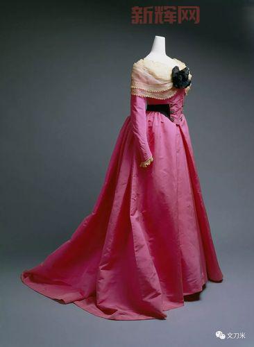 世界第一位高定设计师：查尔斯·沃斯的传奇