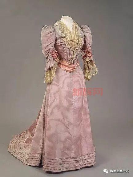 世界第一位高定设计师：查尔斯·沃斯的传奇