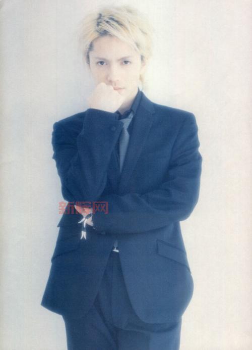 探索武刃街的华丽战斗场景,揭秘Gackt的主角魅力