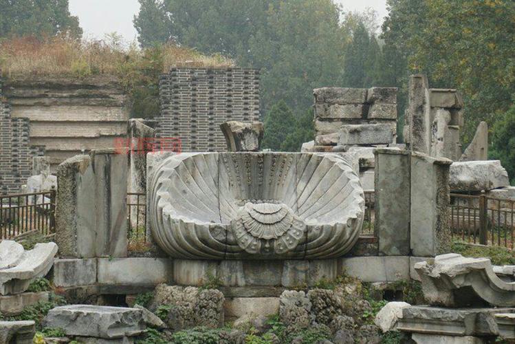 探索“万园之园”:圆明园的辉煌与沧桑