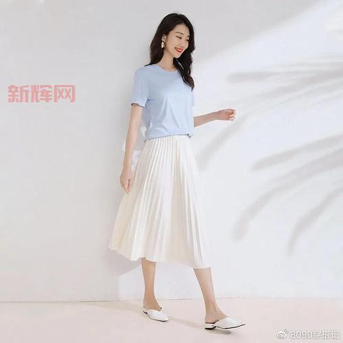 夏季必备T恤搭配技巧，打造时尚舒适穿搭