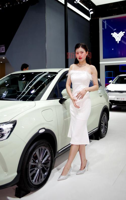 2013北京车展哪些车模好看？现场照片抢先看！