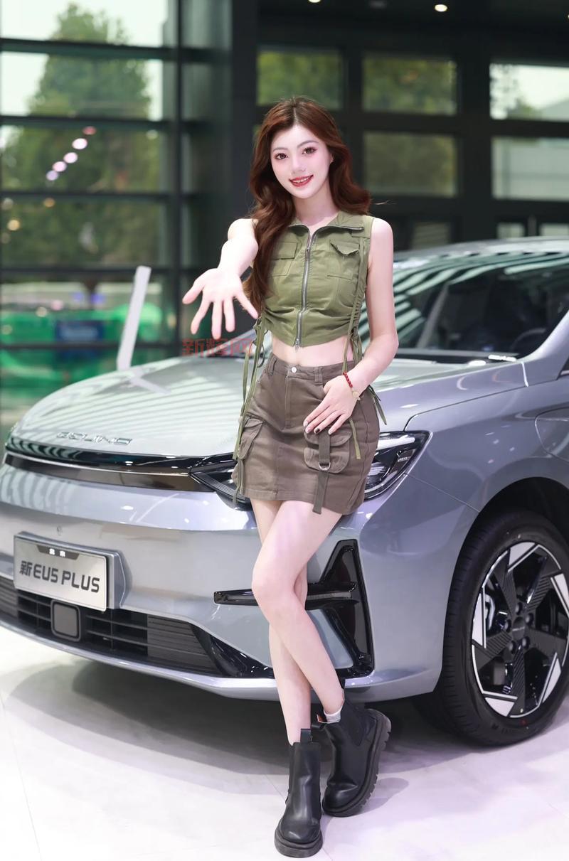 2013北京车展哪些车模好看？现场照片抢先看！