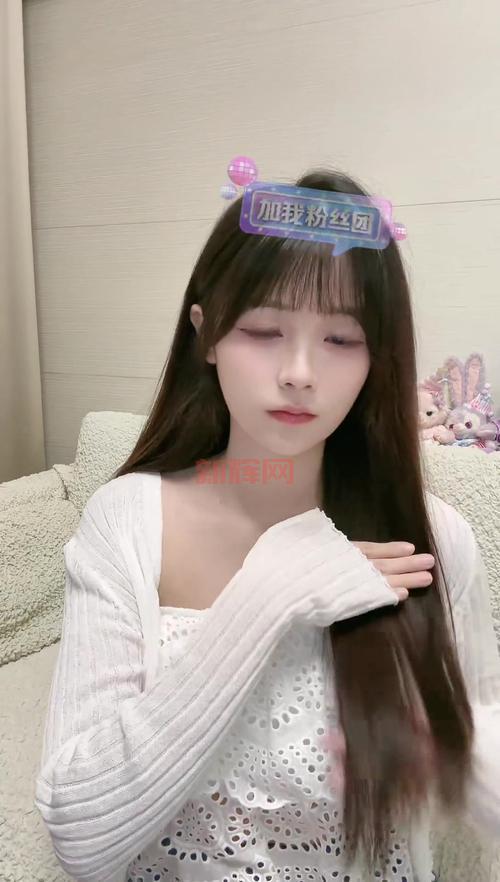 lol小沁是谁你知道吗？英雄联盟圈里很火的妹子主播！