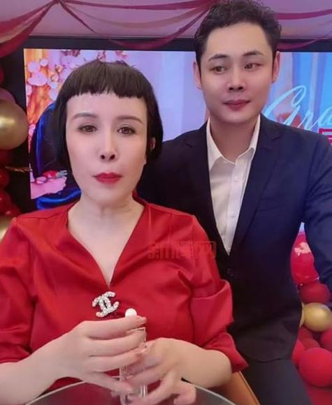 猫七七妈妈个人资料遭曝光?快来了解她背后的故事和背景!